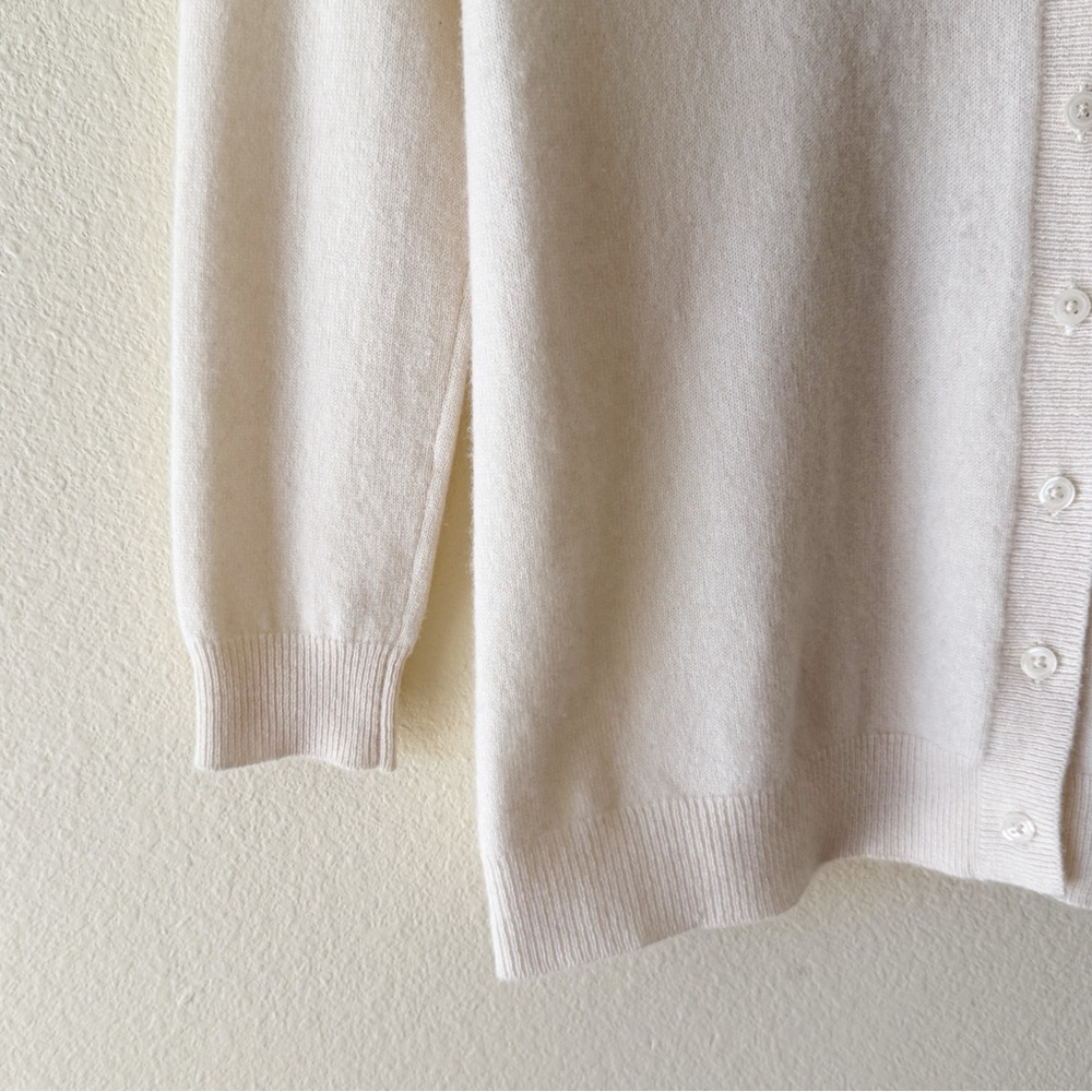 C By Bloomingdale’s 100% Cashmere V-Neck Button Cardigan Sweater Medium Cream - Picture 6 of 10
